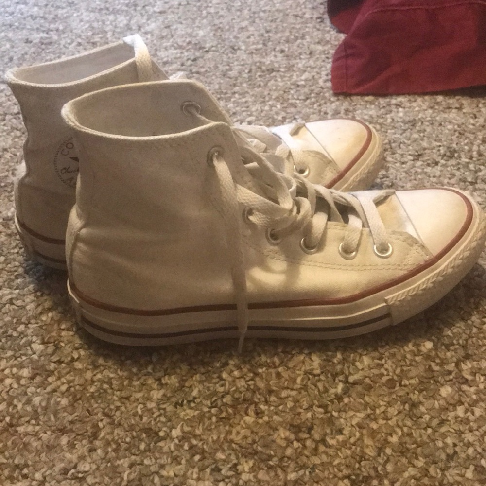 White Converse Chuck Taylor’s